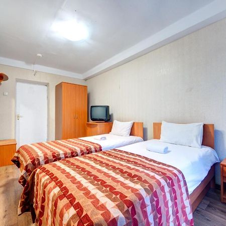 קייב Holosiyvsky Hotel מראה חיצוני תמונה