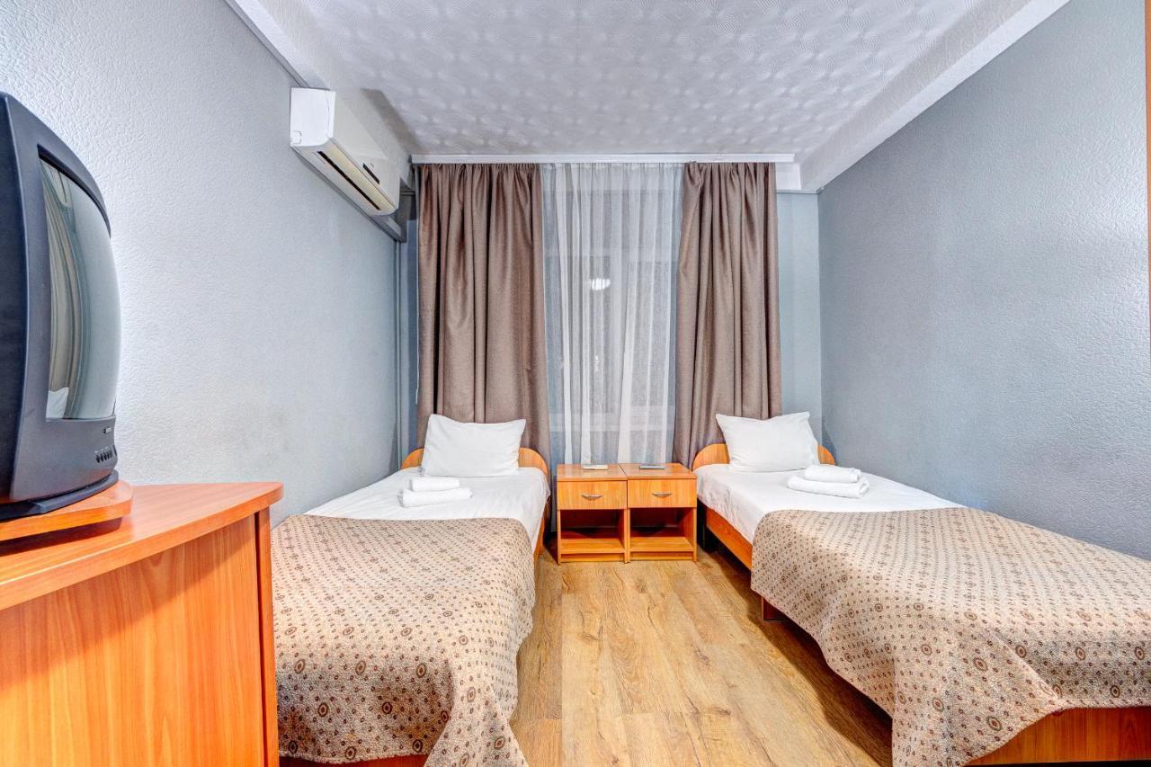 קייב Holosiyvsky Hotel מראה חיצוני תמונה