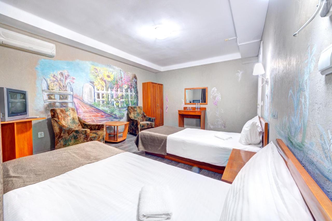 קייב Holosiyvsky Hotel מראה חיצוני תמונה
