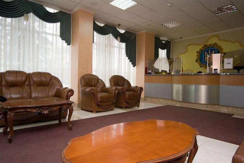 קייב Holosiyvsky Hotel מראה חיצוני תמונה